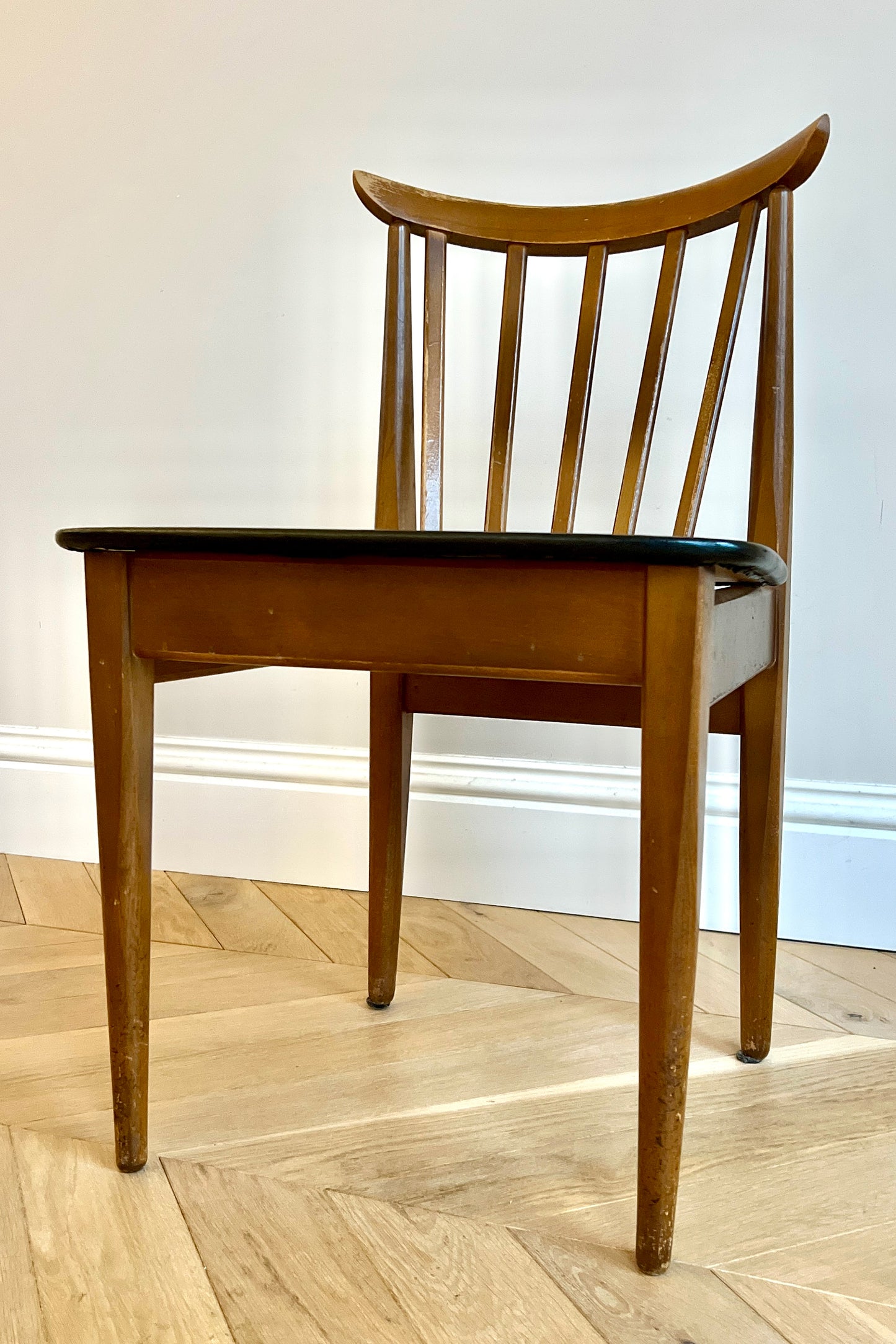 Elliotts of Newbury Chair
